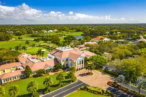 The oaks club - The Oaks Club is a private, member owned facility with 36 holes and 965 golfing members. The club was established in 1984 and is considered one of the premier clubs in Sarasota County.